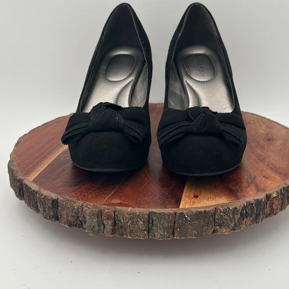 Kelly & Katie Velvet Bow Pumps Heels Size 8 Black Going Out Holiday Coquette EUC - Picture 2 of 10